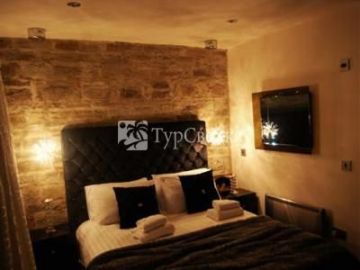 Heritage Serviced Suites Huddersfield 4*
