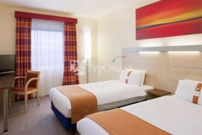 Holiday Inn Express Kettering Corby 2*