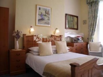 Britannia Guest House 4*