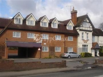Elmhurst Hotel 2*