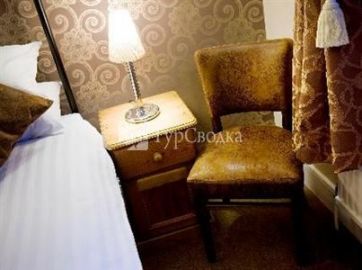 Half Moon Inn 3*