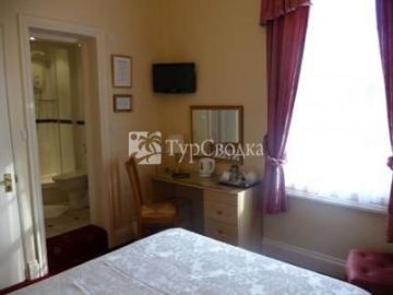 Brookfield House 4*