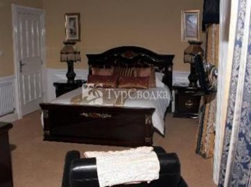 Hartfield Guest House 4*