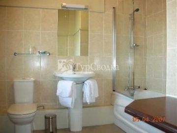 White House Hotel Telford 2*