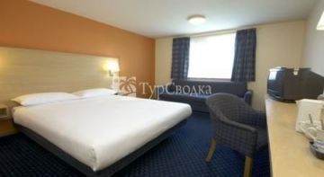 Travelodge Wakefield Woolley Edge M1 Southbound 2*