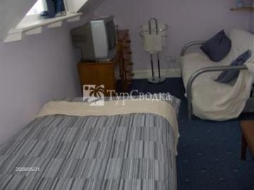 Molyneux Guest House 3*