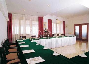 King Iniohos Hotel 4*