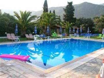 Yannis Hotel Feakes 3*