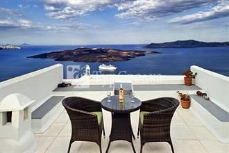 Noni's Apartments Fira 2*