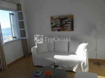 Manos Small World Apartments Firostefani 3*