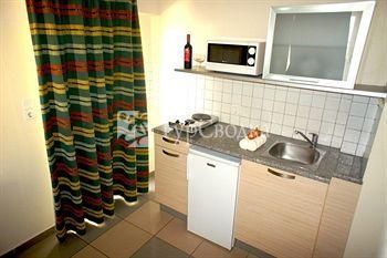 Apollo Apartments 4*