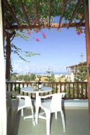 Castro Hotel Kamari 2*