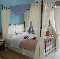 Oasis Hotel Kyparissia 3*