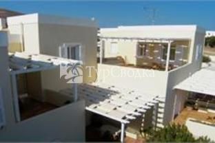Emilia Luxury Apartments Megas Gialos 3*