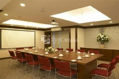 Royal Orchid Suites 3*