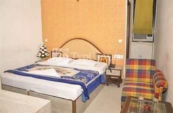Ivory Palace Hotel New Delhi 3*