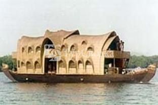 Houseboat 1*