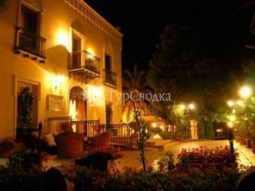 Hotel Domus Aurea 4*