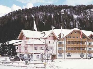 зимний панорамный вид на отель