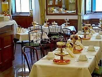 Giada Hotel 2*