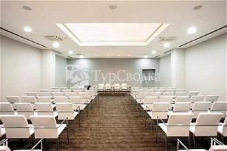 Holiday Inn Genoa City 4*