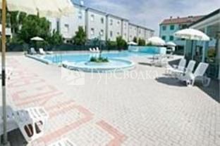 Long Beach Village 3*