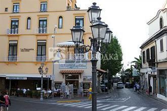 La Piazzetta Sorrento 3*