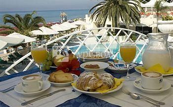 La Playa Grand Hotel 3*