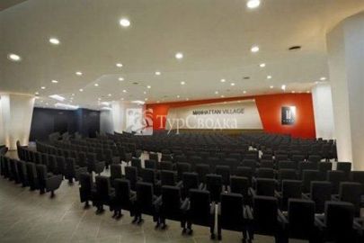Manhattan Village Hotel 4*