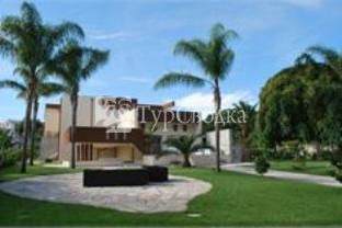 Colonna Residence Trani 3*
