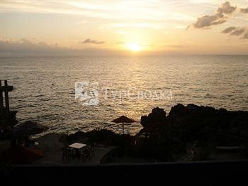 Sunset on the Cliffs Resort 2*