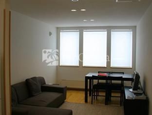 J House 4*