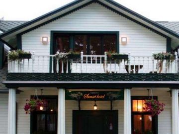 Sunset Inn & Suites 3*