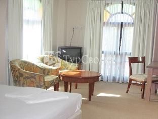 D Ferringhi Hotel and Restaurant 2*