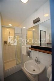 Acro Hotel 2*