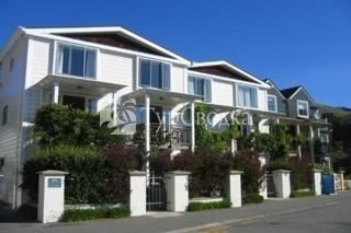 Bruce Waterfront Apartments 4*