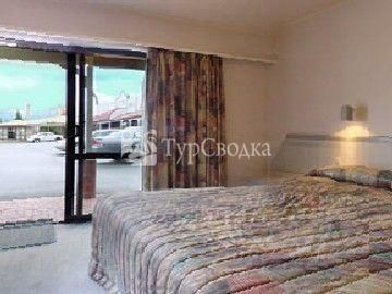 Village Inn Hotel 3*