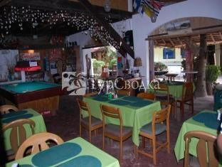 Cocoloco Beach Resort Boracay 2*