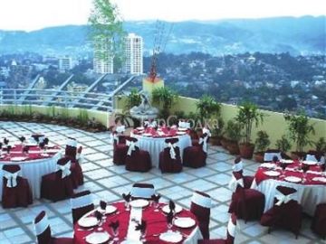 Golden Peak Hotel & Suites Cebu 3*