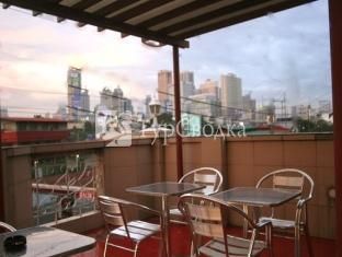 1 River Central Hostel 1*