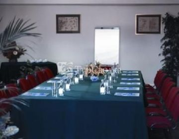 Aparthotel Vip Suites Do Marques 4*