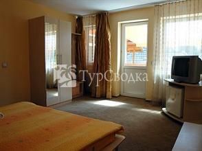 Suri Guesthouse Brasov 3*