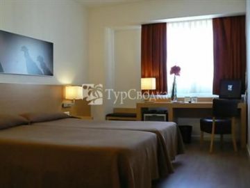 Hotel Sagrada Familia 3*