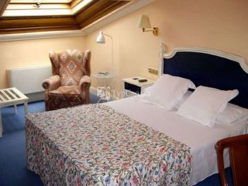 Tryp Sondika 3*