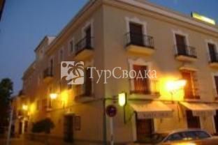 Hostal Santa Cruz Los Palacios y Villafranca 1*