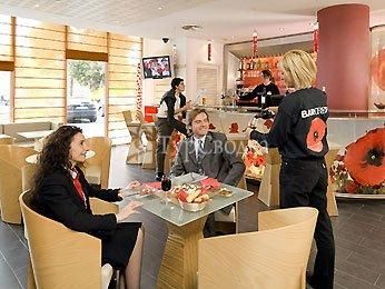 Ibis Barcelona Viladecans 2*
