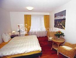 Apartments Kloten Zurich Airport, Obstgartenstrasse 3*