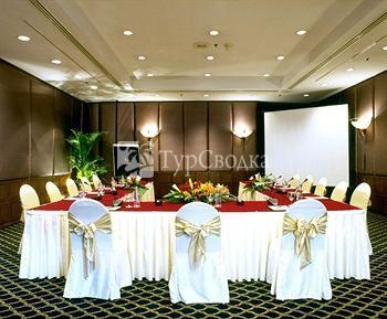 Century Park Hotel 4*