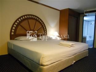 Phraarthit Mansion 1*