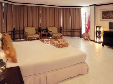 Golden Cliff House 3*